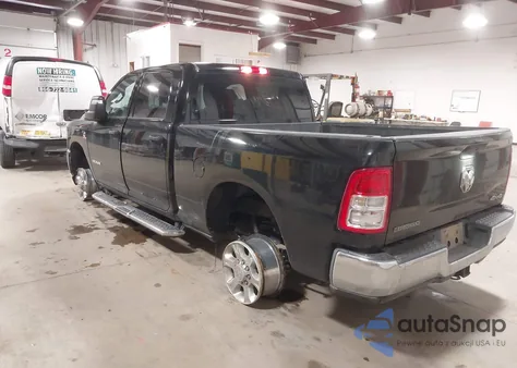 2024 Ram 2500 Big Horn 4X4 6'4 Box z USA, uszkodzony, nr VIN 3C6UR5DL3RG247733